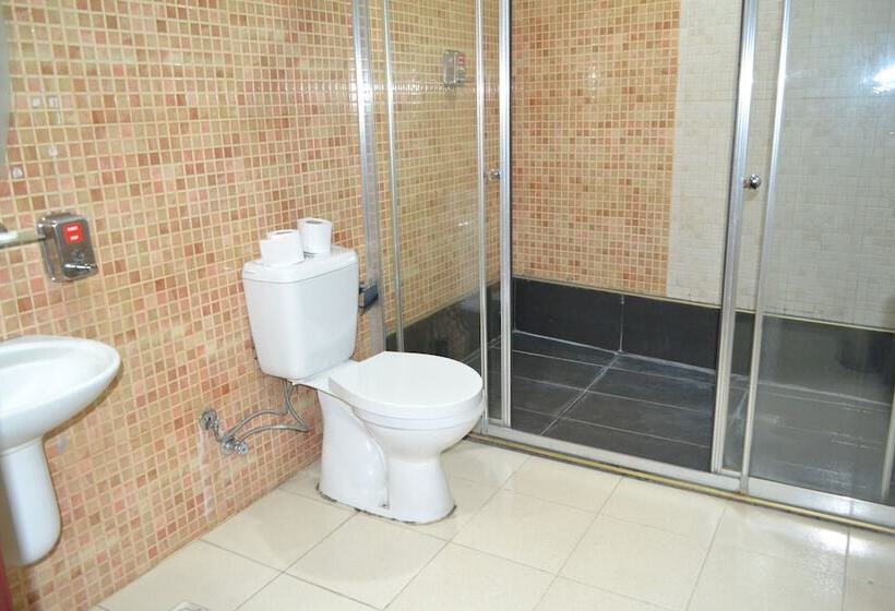 هتل Adana Kucuksaat