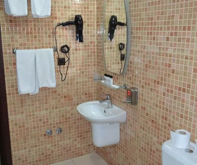 هتل Adana Kucuksaat