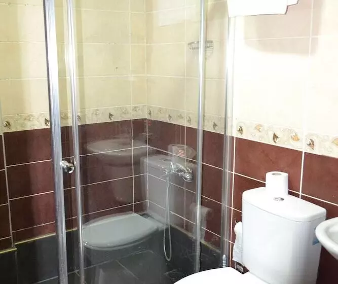 هتل Adana Kucuksaat
