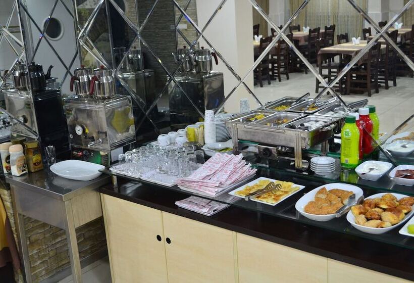 هتل Adana Kucuksaat