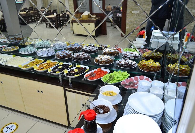 هتل Adana Kucuksaat