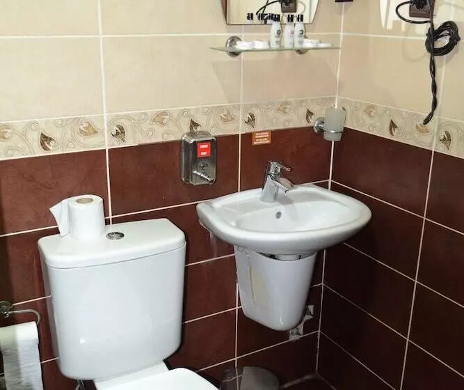 هتل Adana Kucuksaat