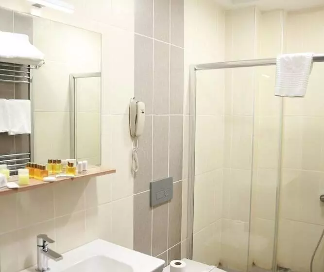 هتل Cheltikov