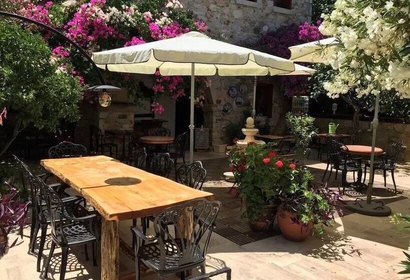 Hotel Kocca Ev