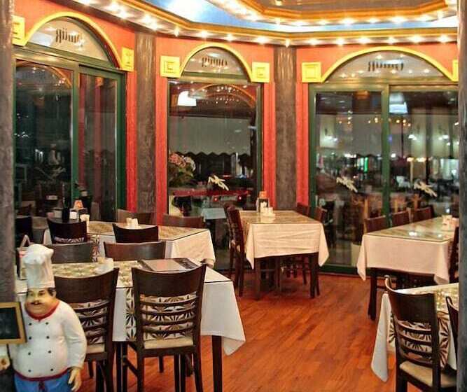 בית מלון כפרי Omur