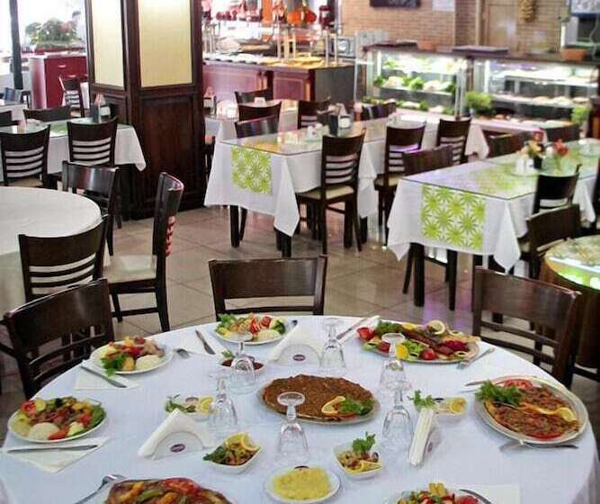 בית מלון כפרי Omur