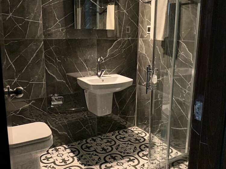 בית מלון כפרי Omur