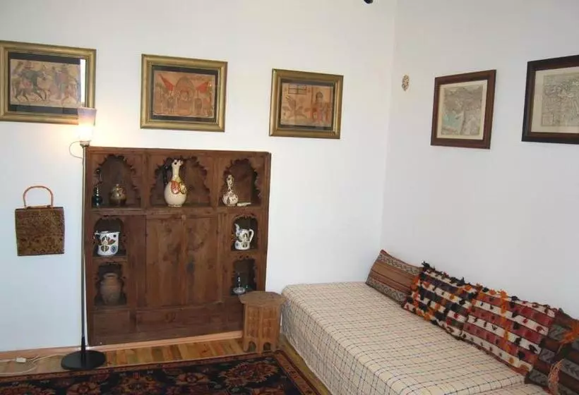 هتل Villa Tulipan