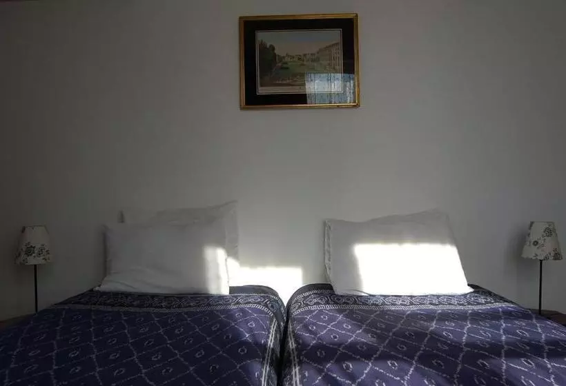 هتل Villa Tulipan