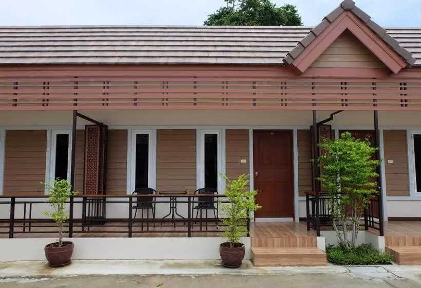 Baan Por Pla Resort