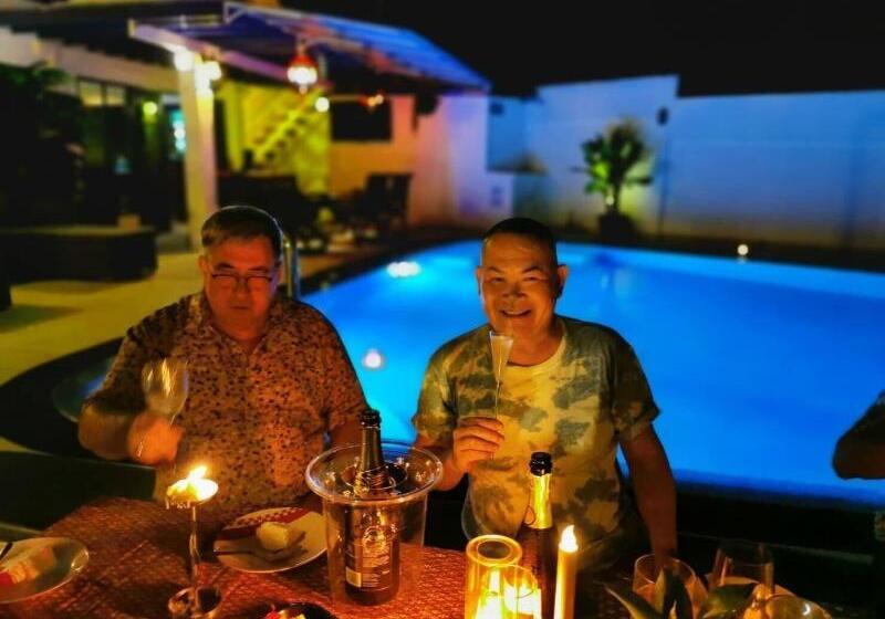 ベッドアンドブレックファースト Phuket Gay Homestay