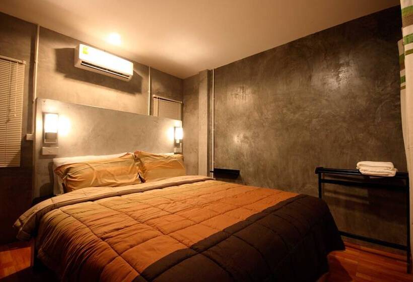 בית מלון כפרי Aonang Lodge   Sha