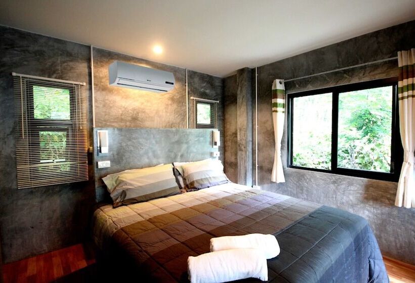 בית מלון כפרי Aonang Lodge   Sha