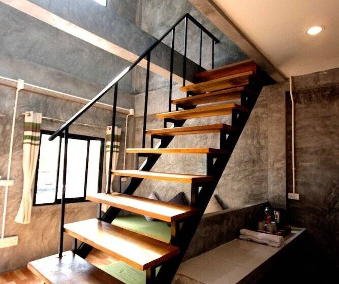 בית מלון כפרי Aonang Lodge   Sha