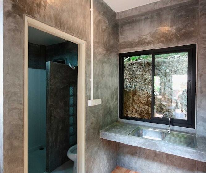 בית מלון כפרי Aonang Lodge   Sha