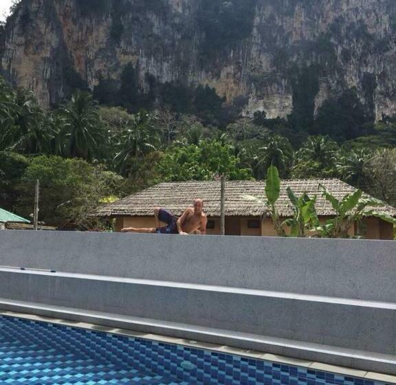 בית מלון כפרי Aonang Lodge   Sha