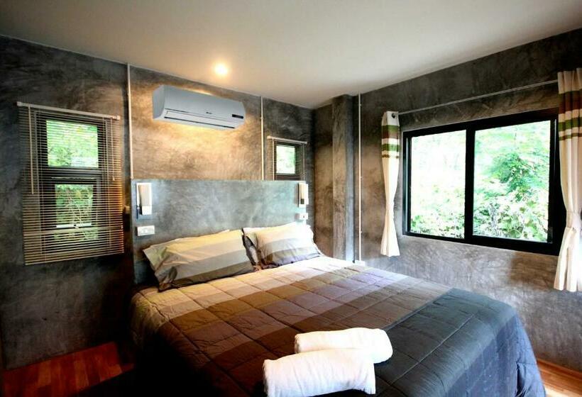 בית מלון כפרי Aonang Lodge   Sha