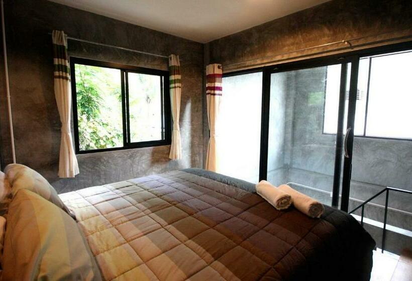 בית מלון כפרי Aonang Lodge   Sha