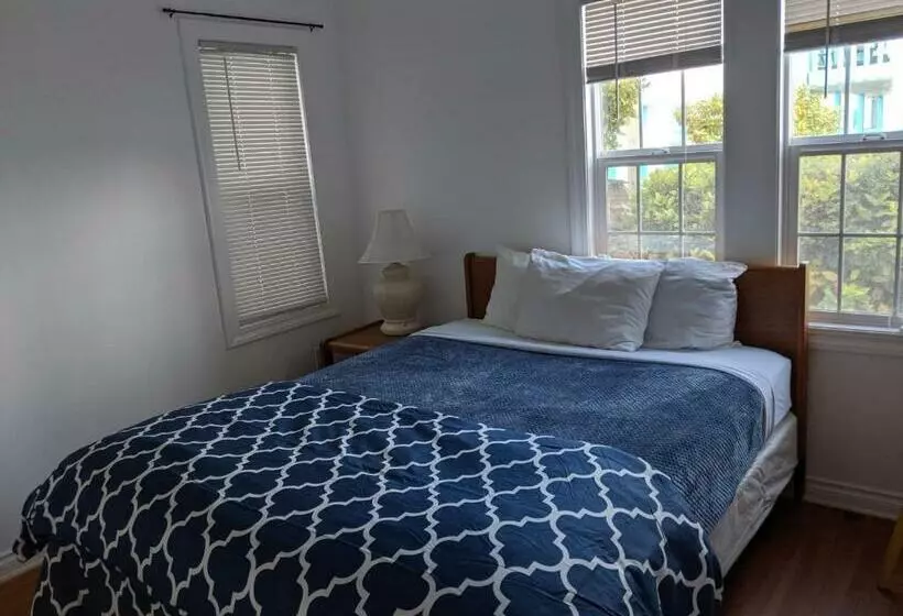Hotelli Hillcrest Inn