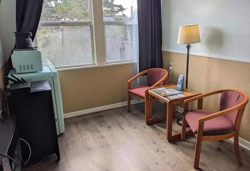 Hotelli Hillcrest Inn