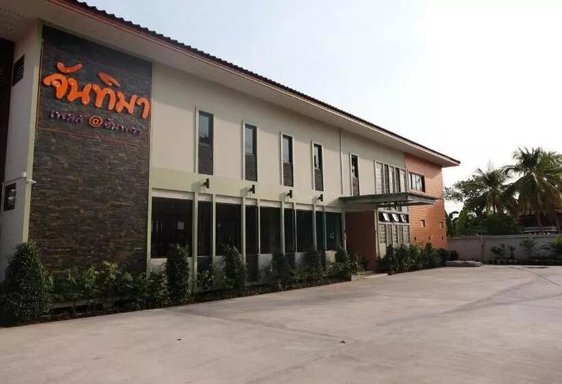 ホテル Juntima Place At Amphawa