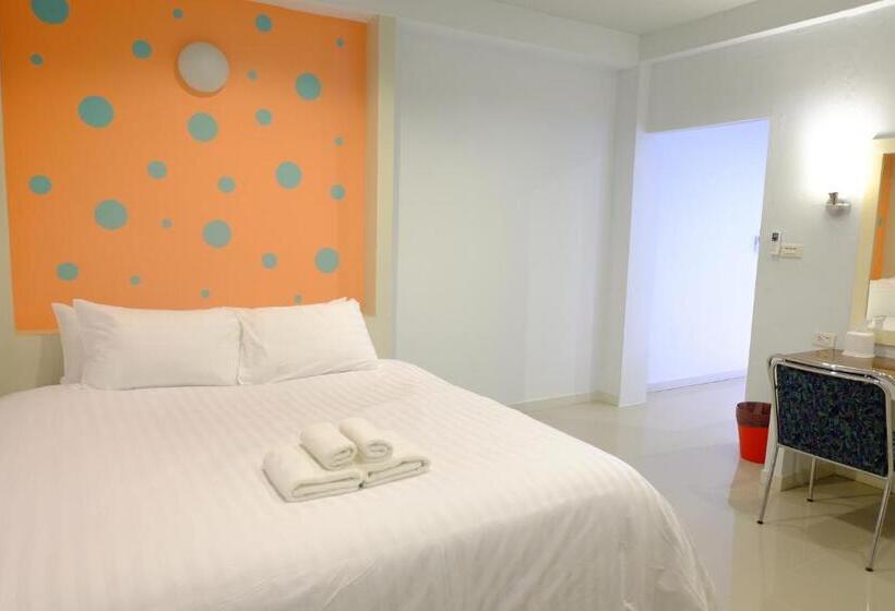 Hotel Juntima Place At Amphawa