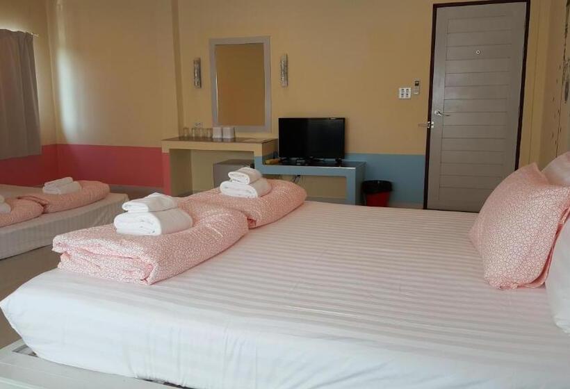 Hotel Juntima Place At Amphawa