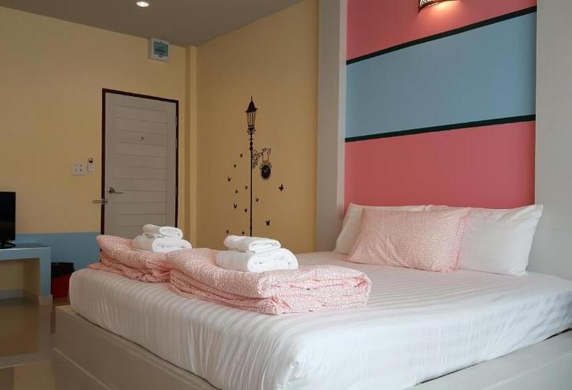 Hotel Juntima Place At Amphawa