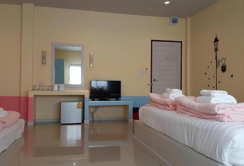 Hotel Juntima Place At Amphawa