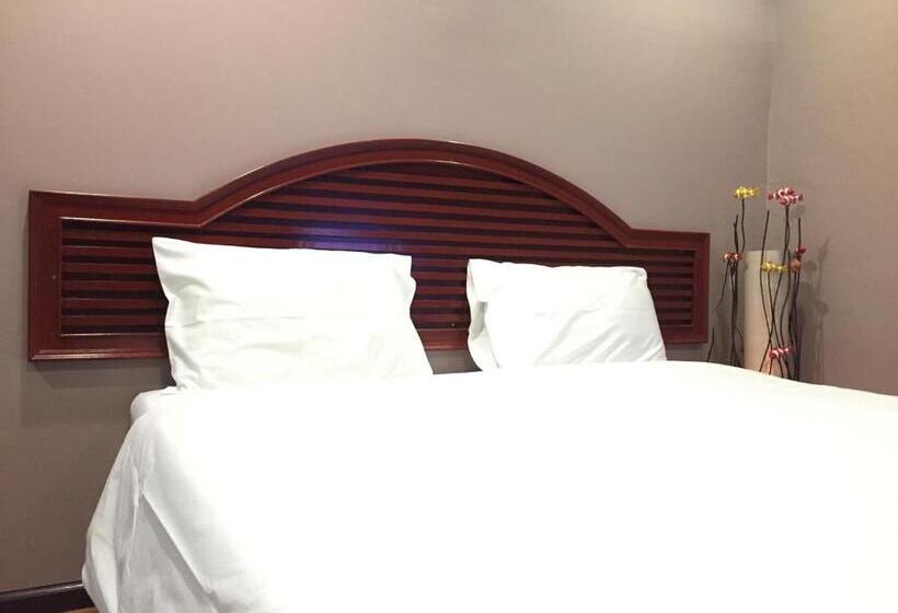 호텔 Nawaporn Place