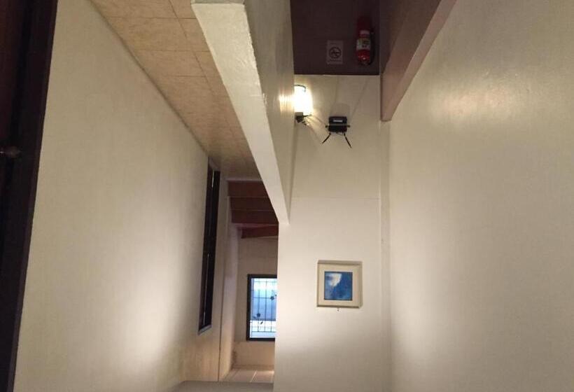 호텔 Nawaporn Place