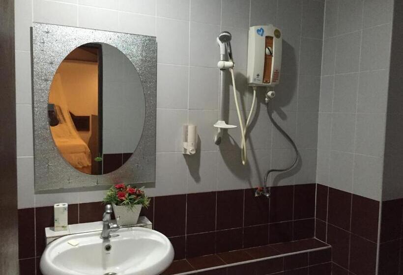 호텔 Nawaporn Place