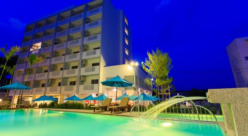 هتل Recenta Phuket Suanluang