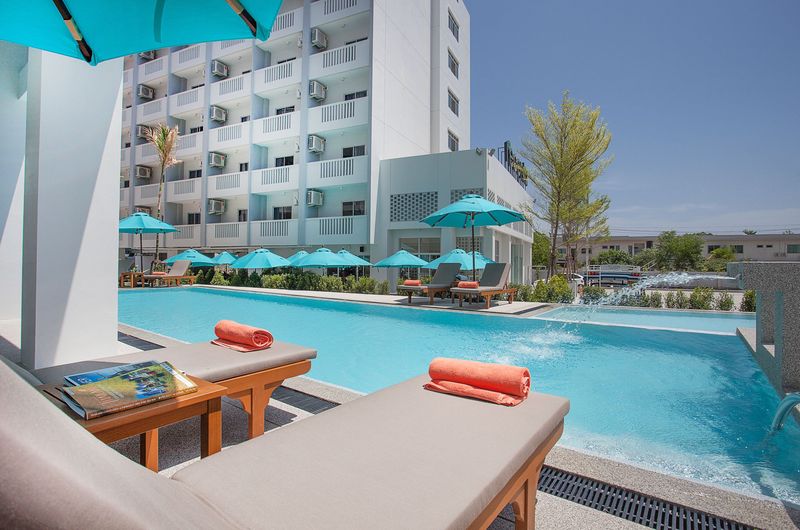 هتل Recenta Phuket Suanluang