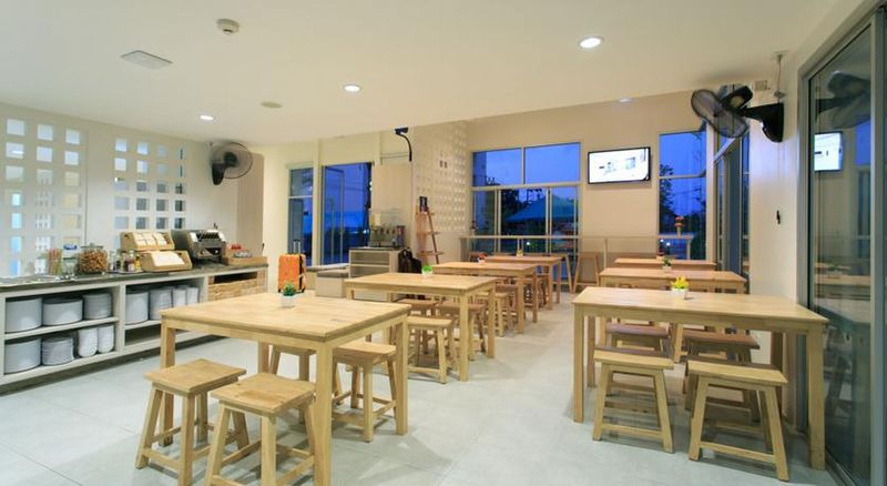 هتل Recenta Phuket Suanluang