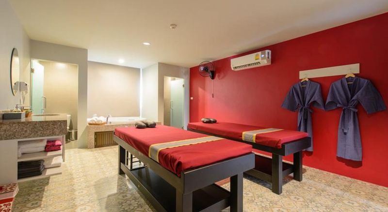 هتل Recenta Phuket Suanluang