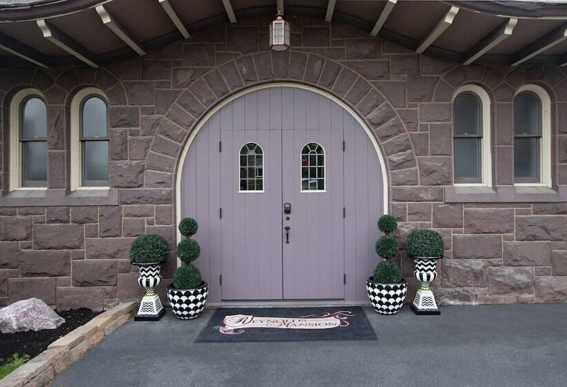 فندق Reynolds Mansion B&b