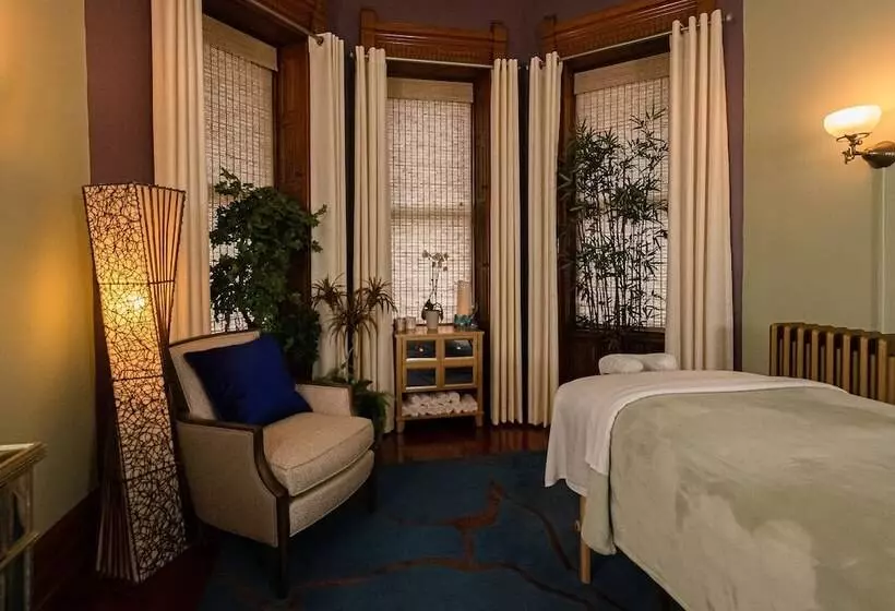 ホテル Reynolds Mansion B&b