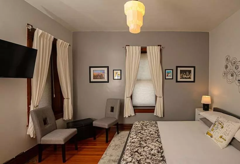 ホテル Reynolds Mansion B&b