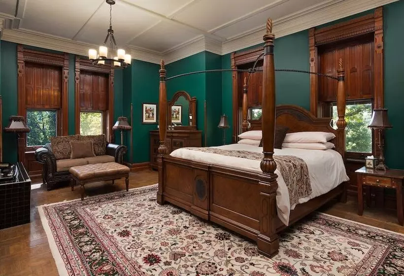 ホテル Reynolds Mansion B&b
