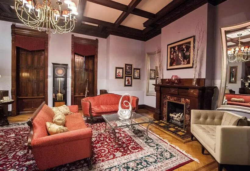 ホテル Reynolds Mansion B&b