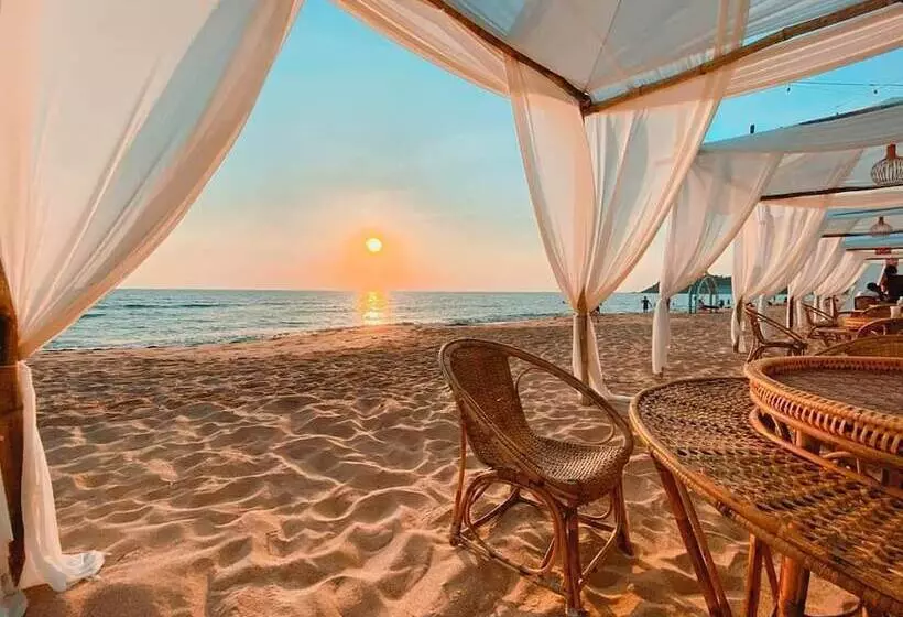 Hotelli Saint Tropez Beach