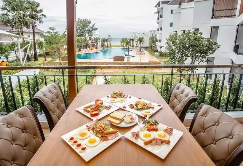 Hotelli Saint Tropez Beach