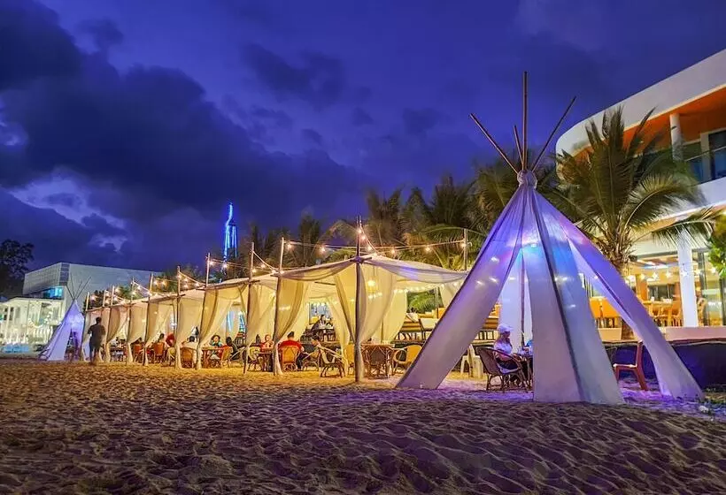 Hotelli Saint Tropez Beach