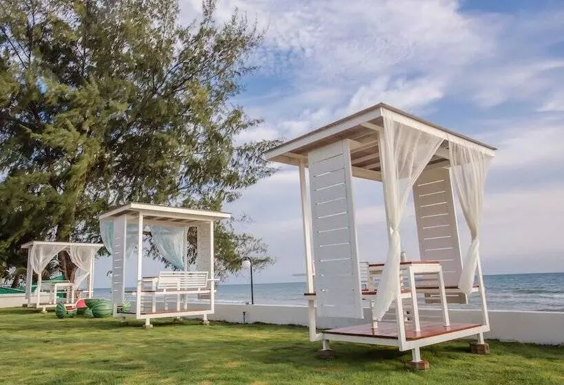 Hotelli Saint Tropez Beach