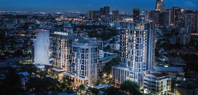 ホテル Somerset Ekamai Bangkok