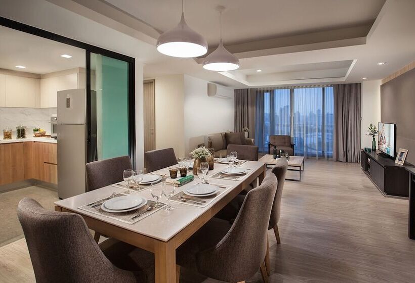 ホテル Somerset Ekamai Bangkok