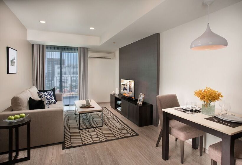 ホテル Somerset Ekamai Bangkok