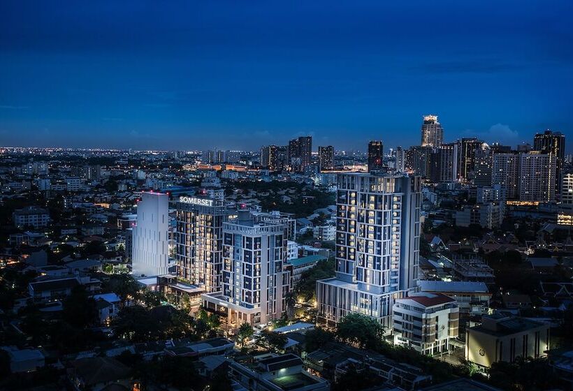 ホテル Somerset Ekamai Bangkok