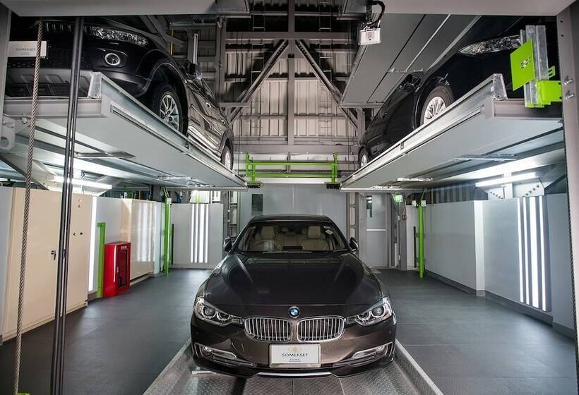 ホテル Somerset Ekamai Bangkok